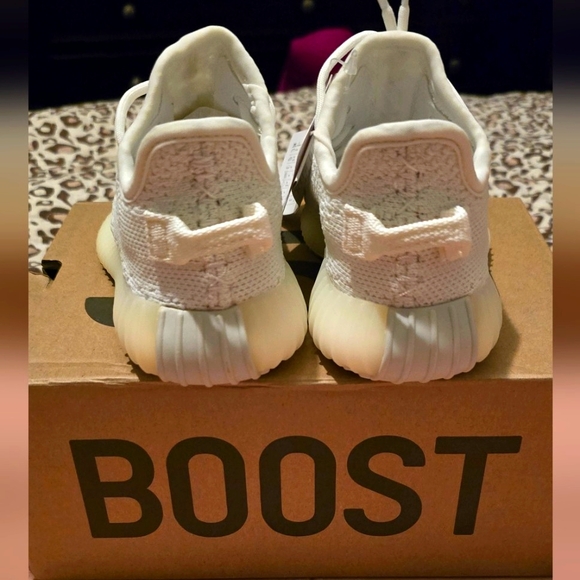 Adidas Yeezy kids Boost 350 v2 Cream Sneakers (Baby) is available for  purchase on au PAY Market - Imported Goods Online Store Co.Ltd. | au PAY  Market - Online Shopping Site